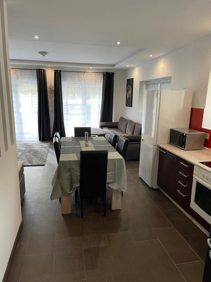 Malibu Apartman & Jacuzzi 미슈콜츠 외부 사진