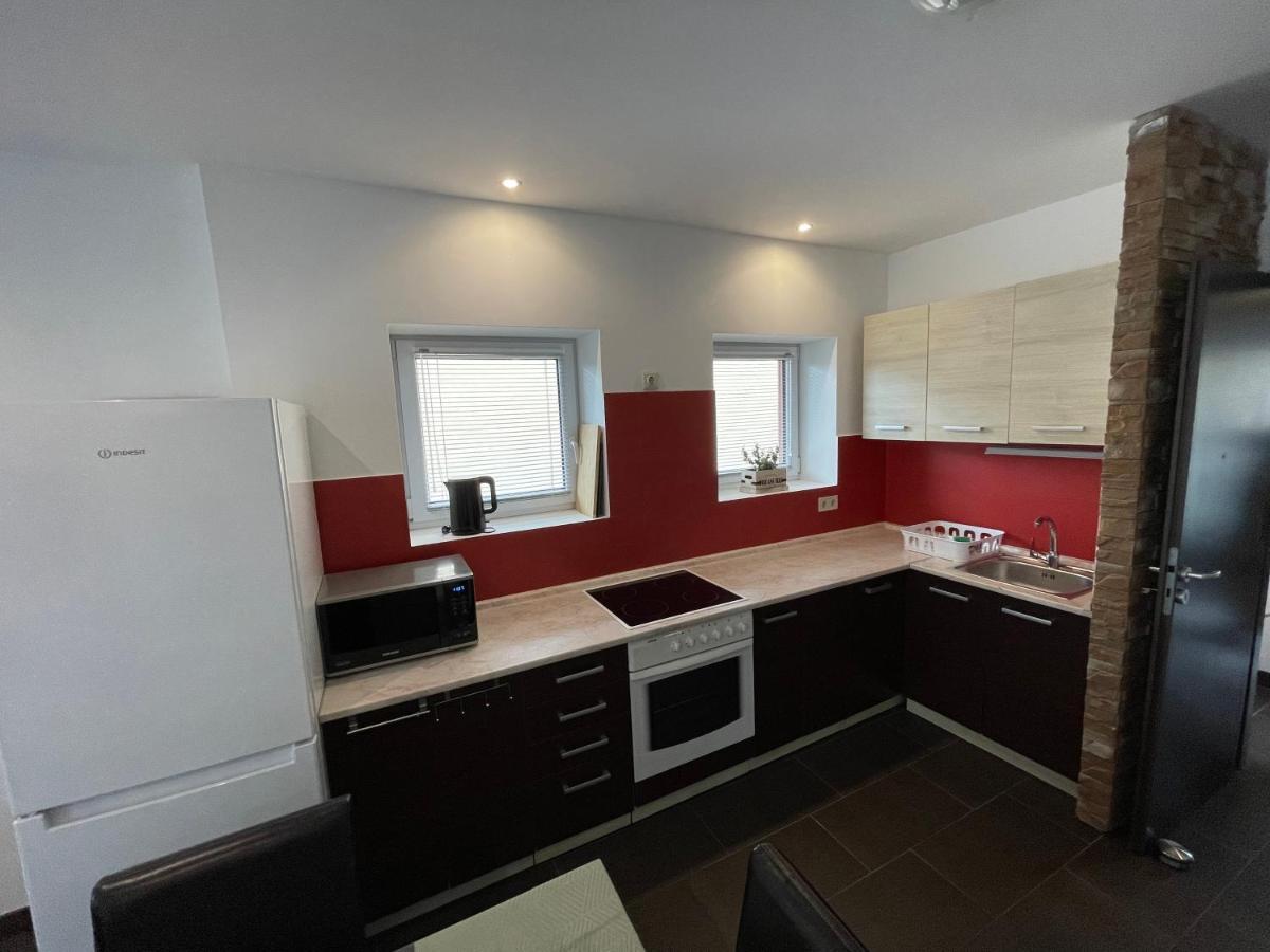 Malibu Apartman & Jacuzzi 미슈콜츠 외부 사진