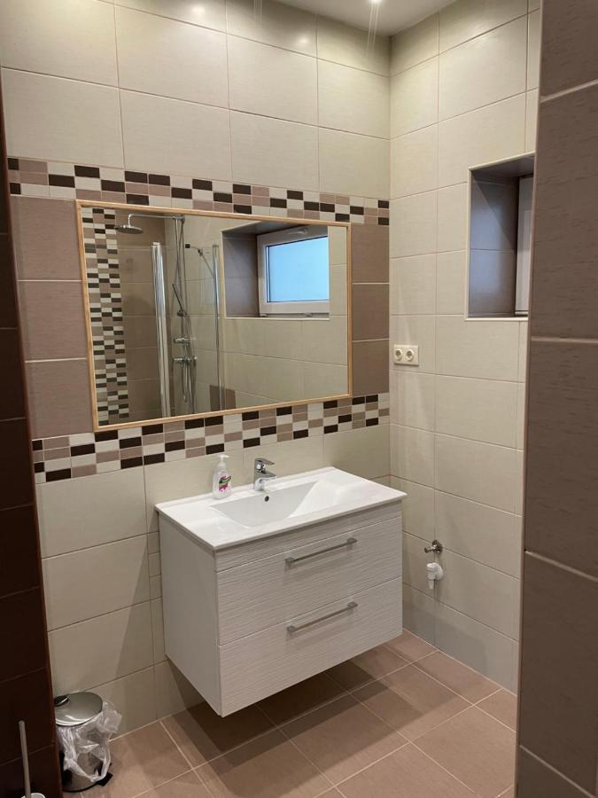 Malibu Apartman & Jacuzzi 미슈콜츠 외부 사진